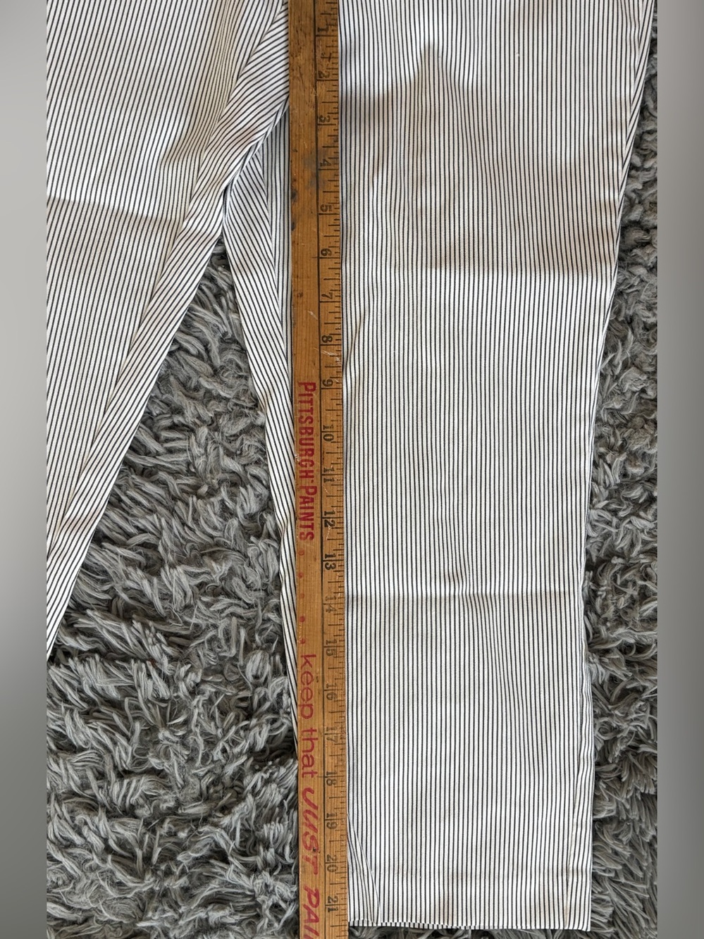 Elle Pants Gray and White Pinstripe Cropped Trousers Pull On Stretch SZ: L - Picture 9 of 10